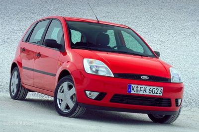 Автостекла Ford Fiesta Mk5 c установкой в Москве